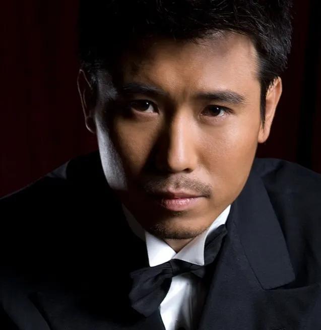李乃文算是天津人吗？李乃文算天津人。他虽出生在宁夏，但4岁就随母亲回了天津，从
