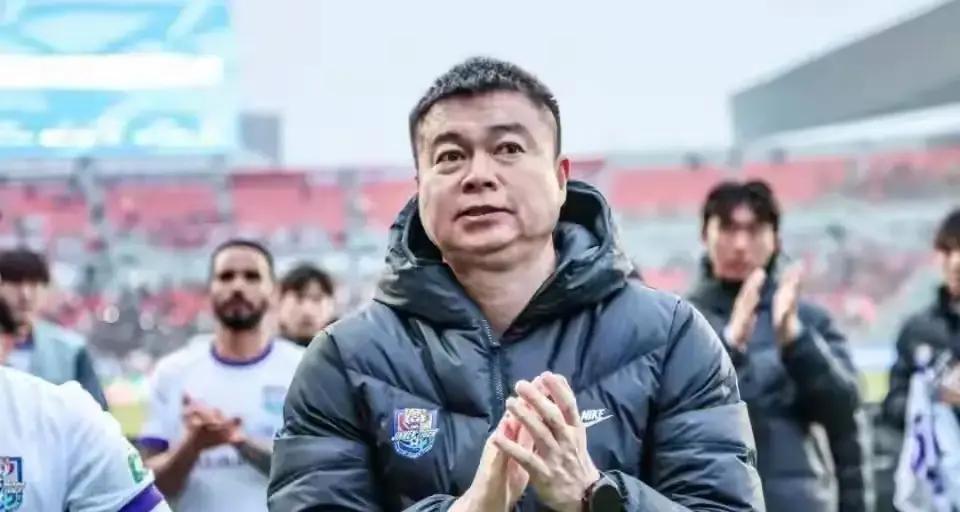 3分差距三国杀！津门虎放着5分优势不要，非要去武汉跟三镇玩命昨晚这场球一出来，