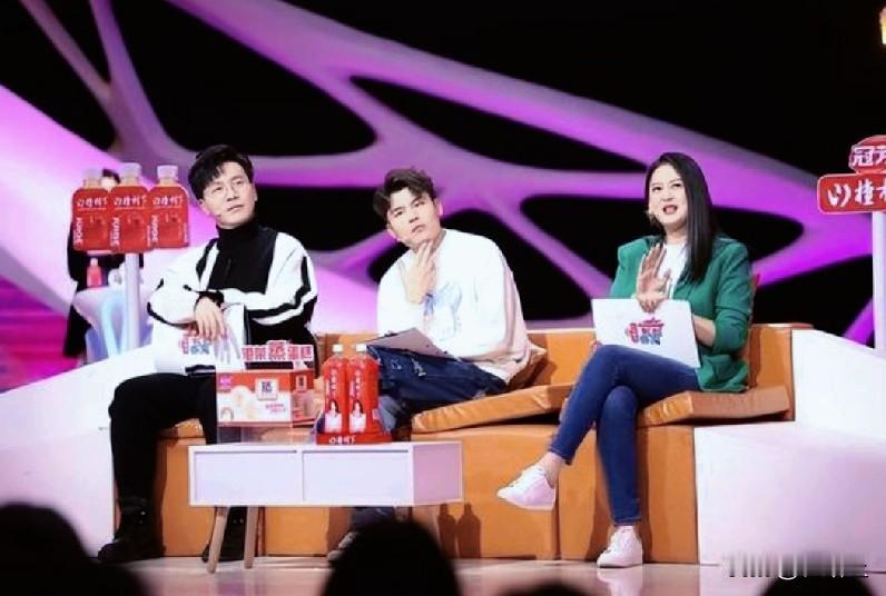 逐渐“消失”的孟非：不是落魄，而是活成了主持人最聪明的样子！51岁孟非，正在