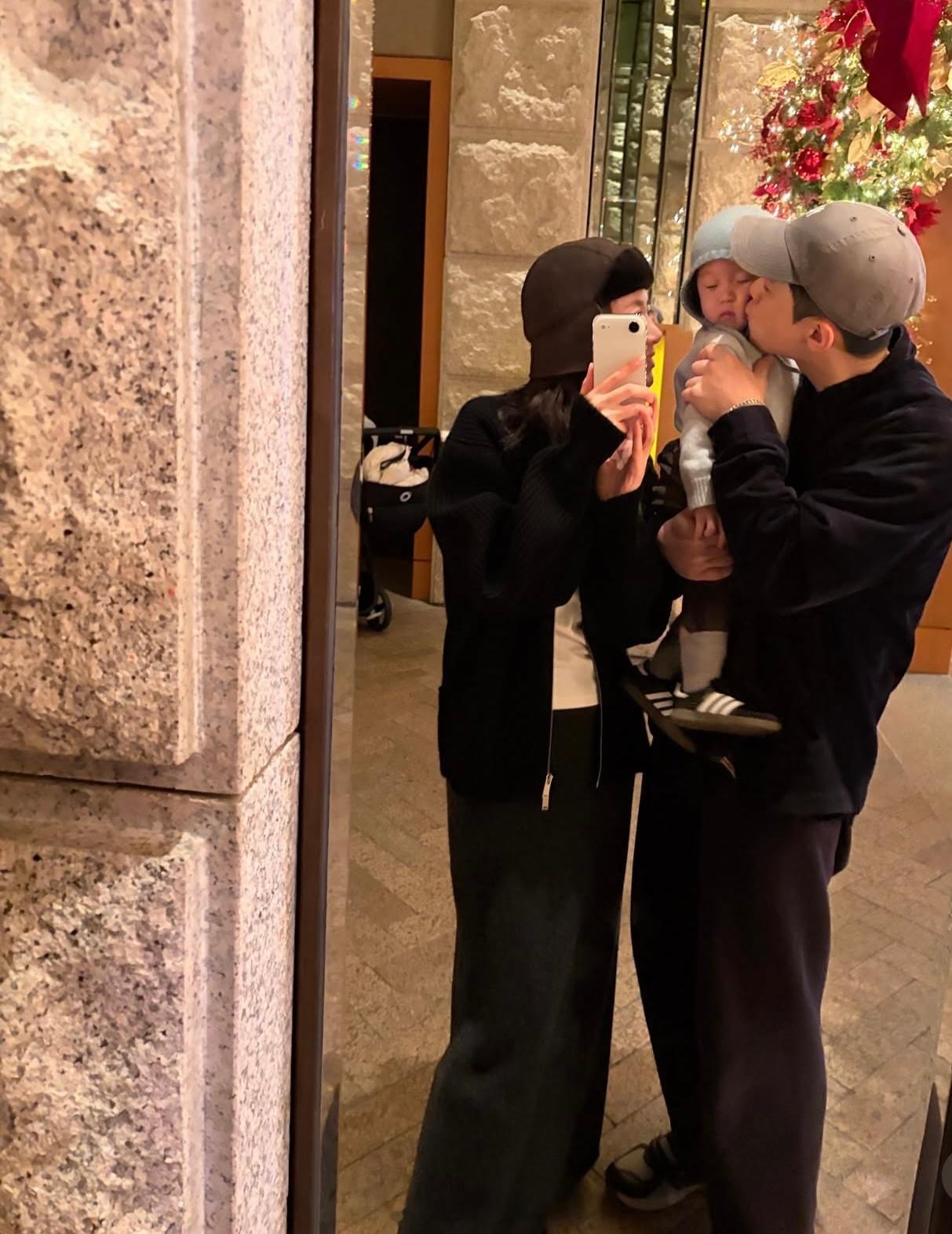 穿搭分享连续更新第2687天韩国时尚女生日常搭配2026第一天韩系穿搭超能新星