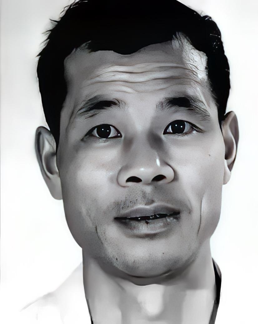 谁能想到？一个被癌细胞啃得只剩半条命的人，硬是拖着残破的身子，在生命最后4个月，