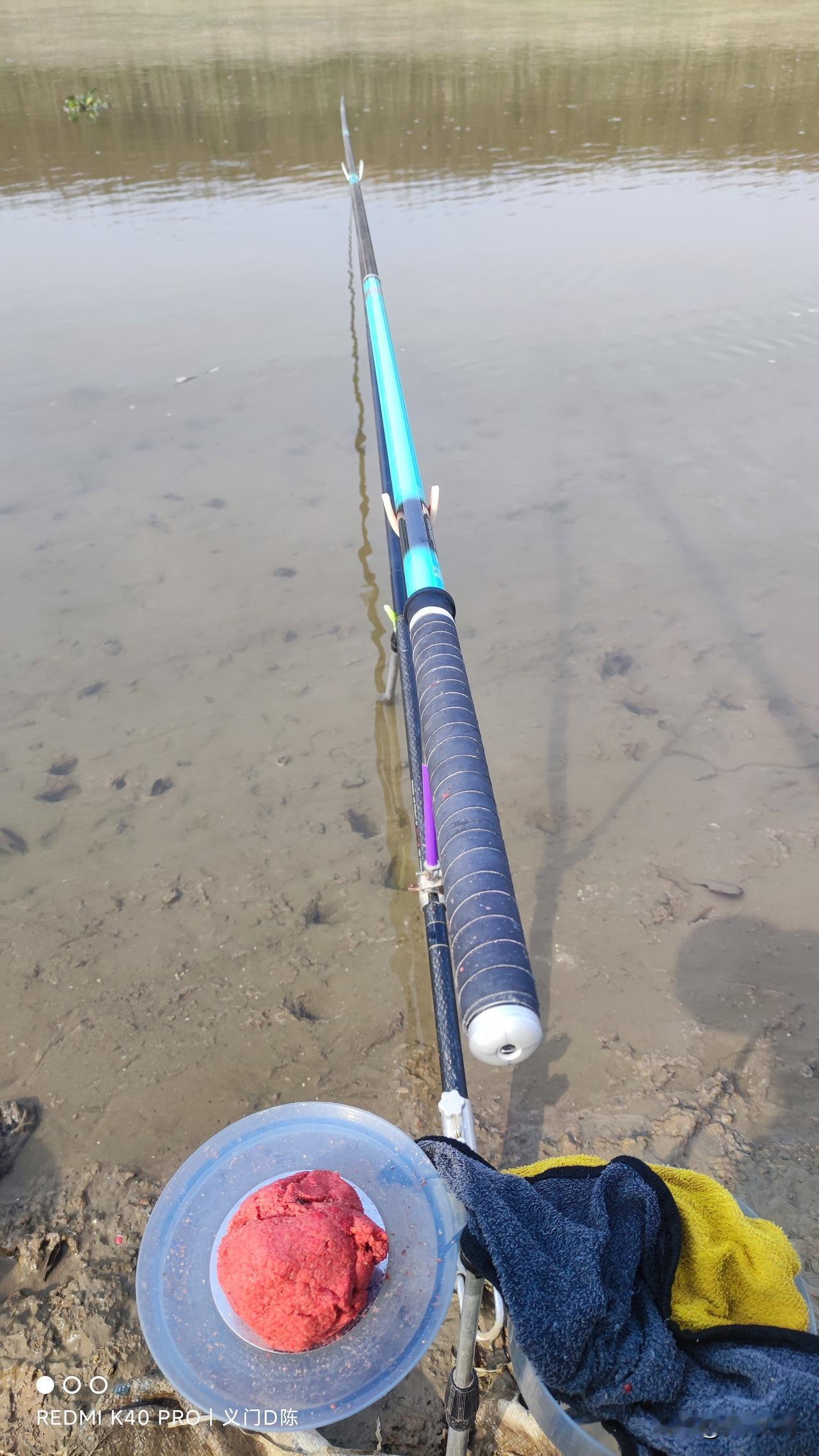 子线鱼钩属于消耗品，经常更换才能避免跑鱼。我发现好多钓友都有这么个习惯，钓鱼只