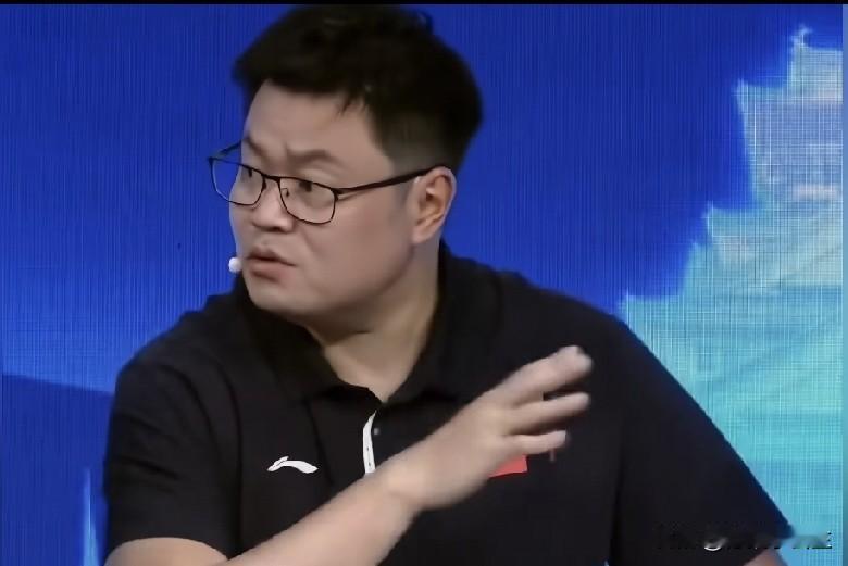 松岛辉空为何打不过王楚钦了？侯英超不小心把实话说了！昨天侯英超在分析周启豪对