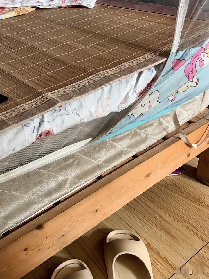 想问咱们家庭主妇们一个问题。如果你老公忙碌了一天，半夜回到家，看到是这样一幕，会