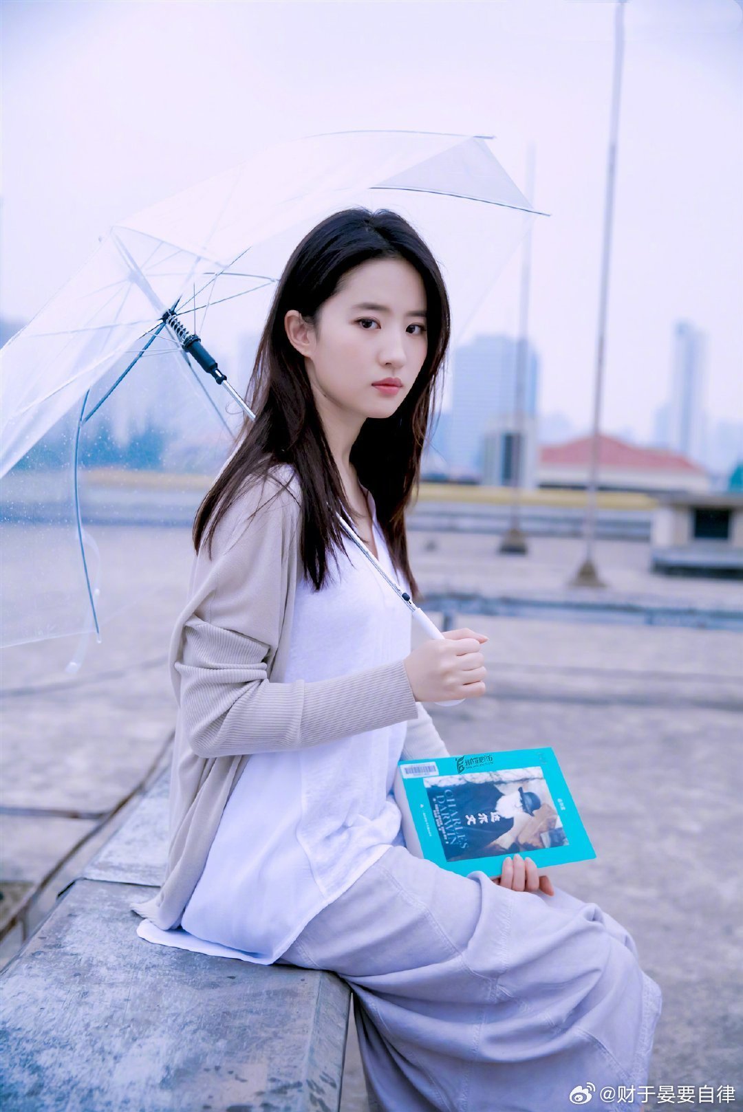 女神就是穿啥都好看​​​