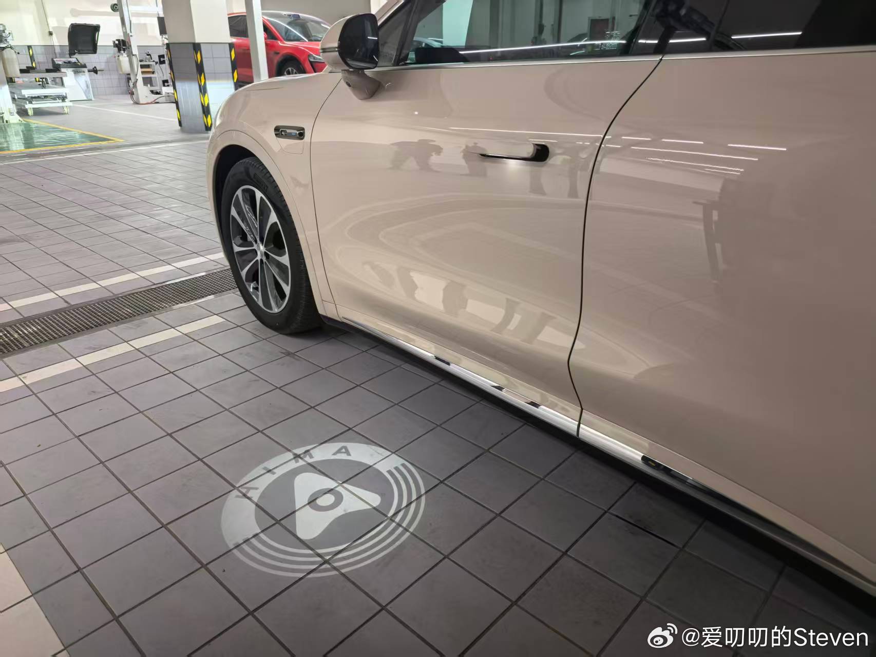 明天起智界车主可以去用户中心预约安装鸿蒙智行地灯。