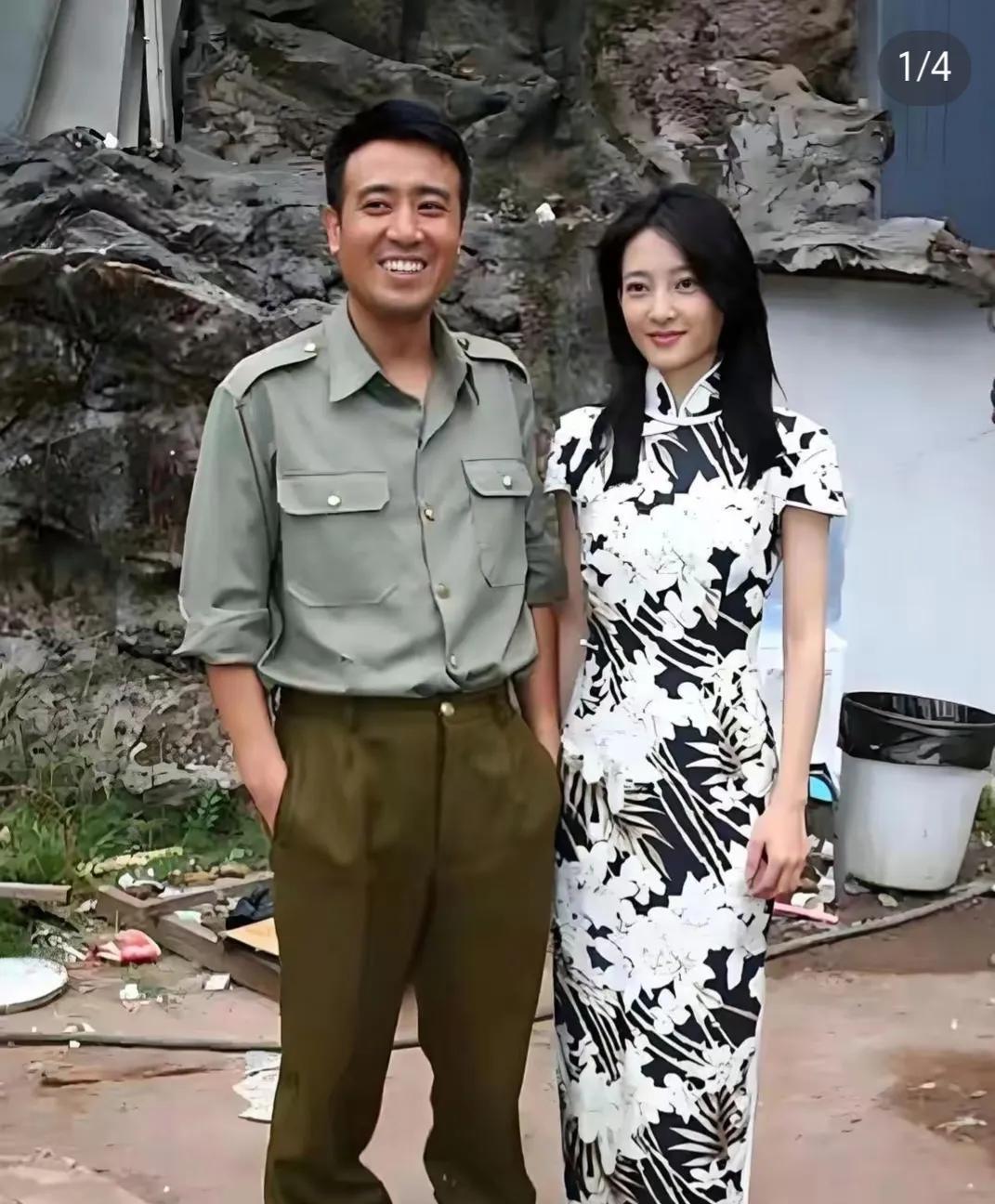 《被于和伟笑容“曝光”的她：骨相美+书卷气，实至名归》