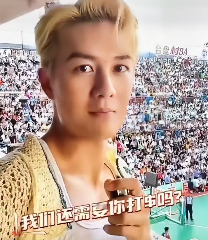 吴克群竟说大实话，网友问他直播为什么关闭打赏功能？吴克群直接笑道：“我们还需要