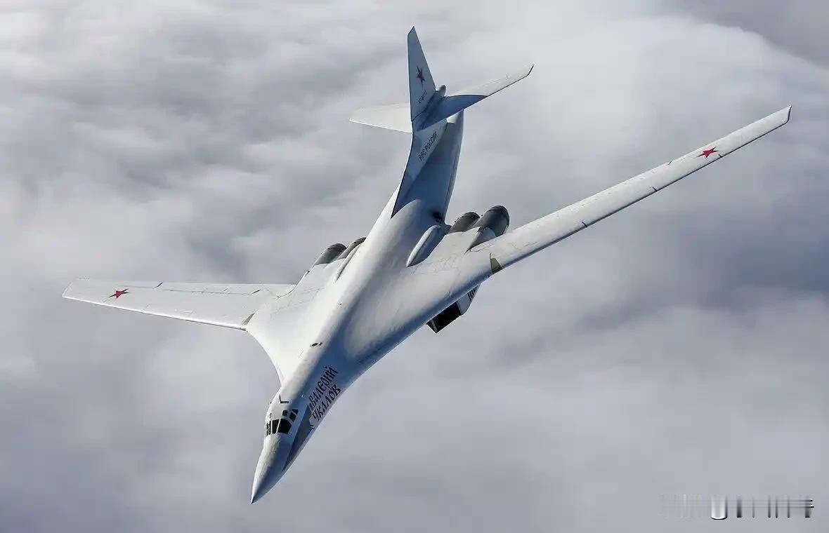 虽然我国现如今轰-20隐身战略轰炸机还没有亮相，但是我国依然不需要俄罗斯的“白天