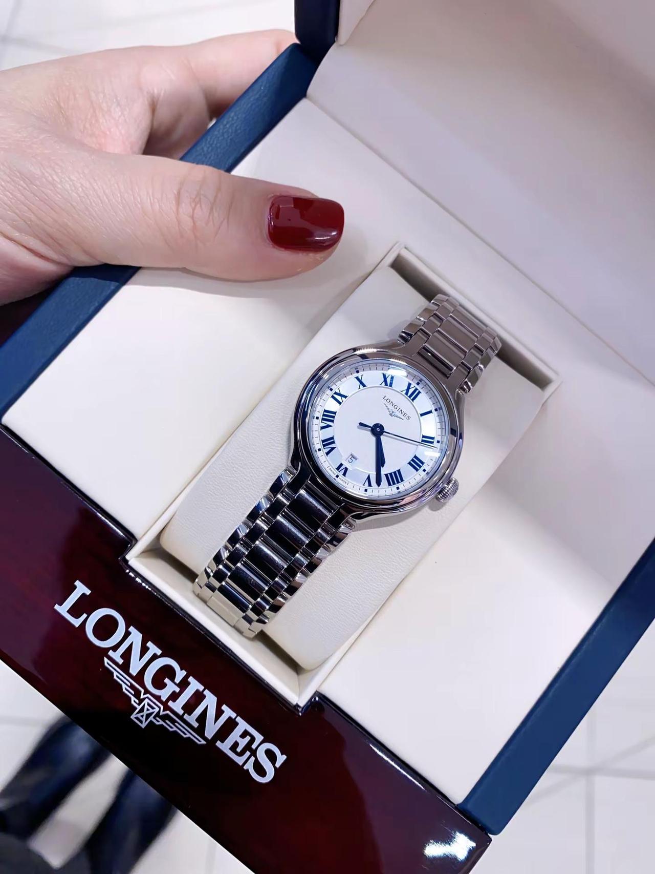 谁懂普通家庭出来的女生，靠自己全款拿下喜欢了5年的浪琴，那种幸福感。浪琴心月＃