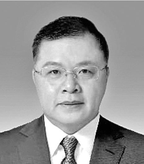 公费留学，他转身入了英国籍，别墅豪车样样有。可国家一声召唤，他二话不说，卖掉剑桥