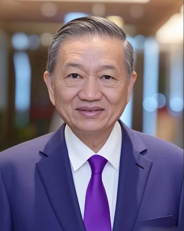 就在刚刚越南宣布了 8月30日，越南将给每位公民发10万越南盾。 越南
