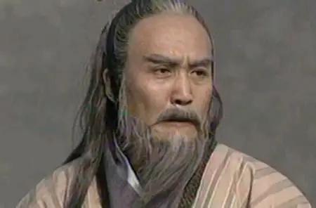 伍子胥被吴王夫差赐死，临终前对身边人留下一句话："把我的眼睛挖出来，挂在姑苏城楼