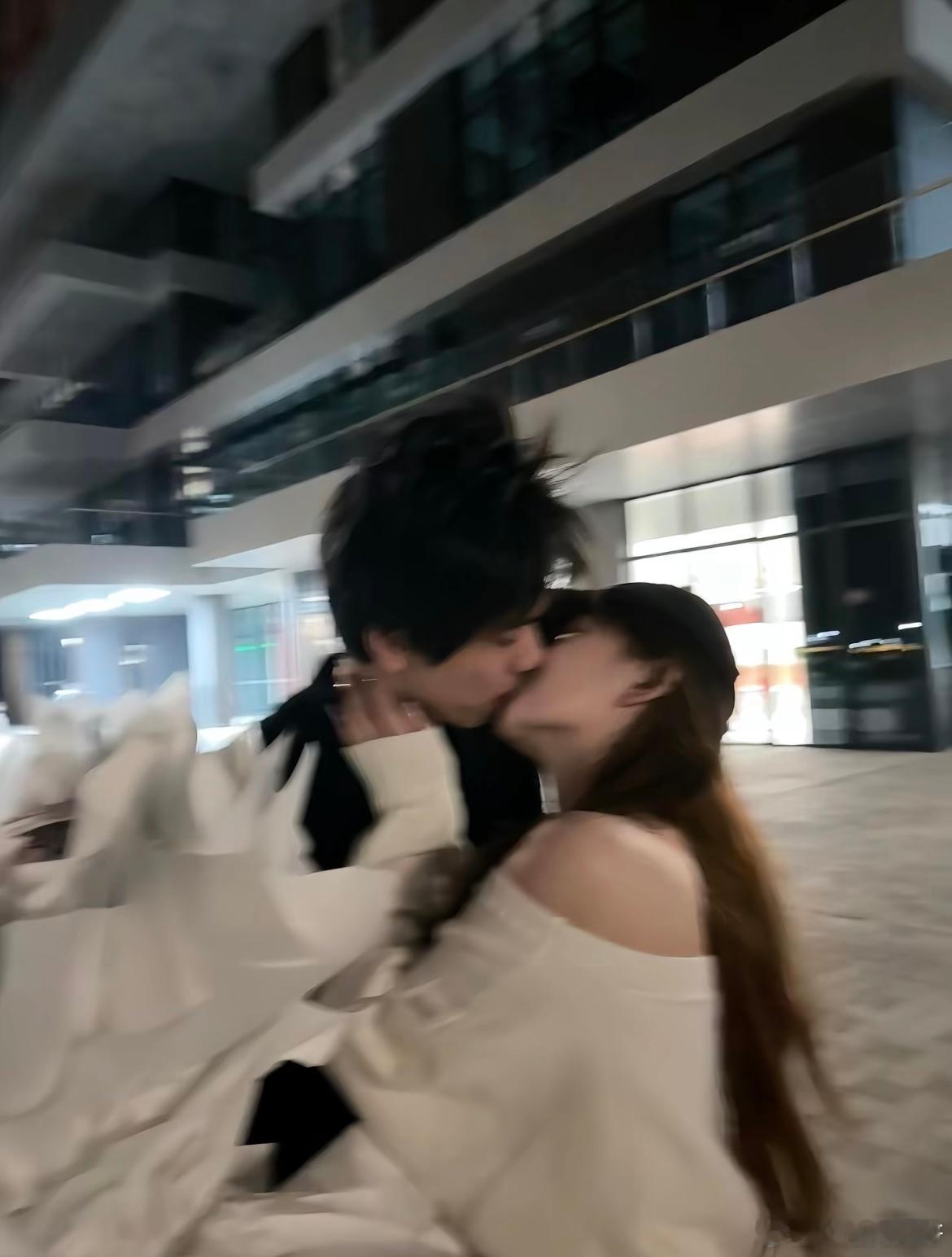 第一次秀恩爱没什么经验