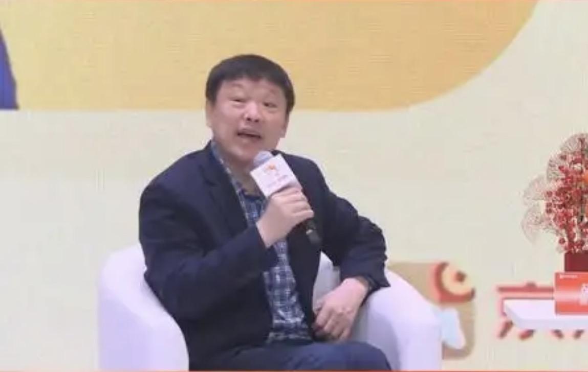 哈哈哈哈，太不可思议了！说来奇怪！牢A回国的话题热度属于现象级别的！一向喜欢对热