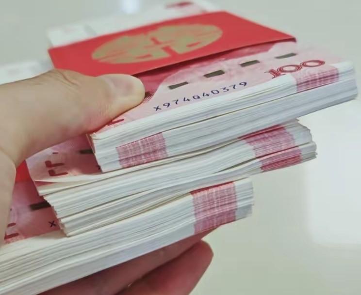 一个五年没联系的女同学，忽然打电话邀请我吃饭，我觉得她肯定有事，而且还不会是小事