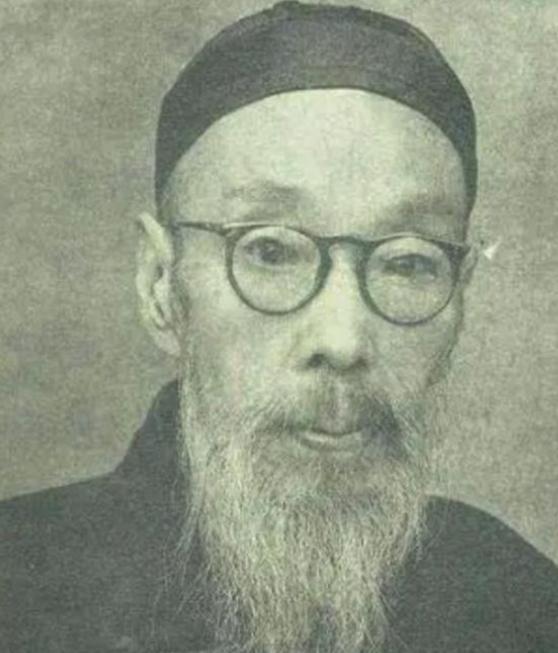 1935年,毛主席大渡河陷死局，这时，李富春跑来说：“主席，一名晚清90岁秀才，