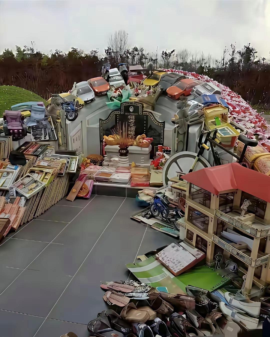 乖乖这是谁家的祖宗啊这么多东西足够在下面开一家超市了吧！[捂脸哭]