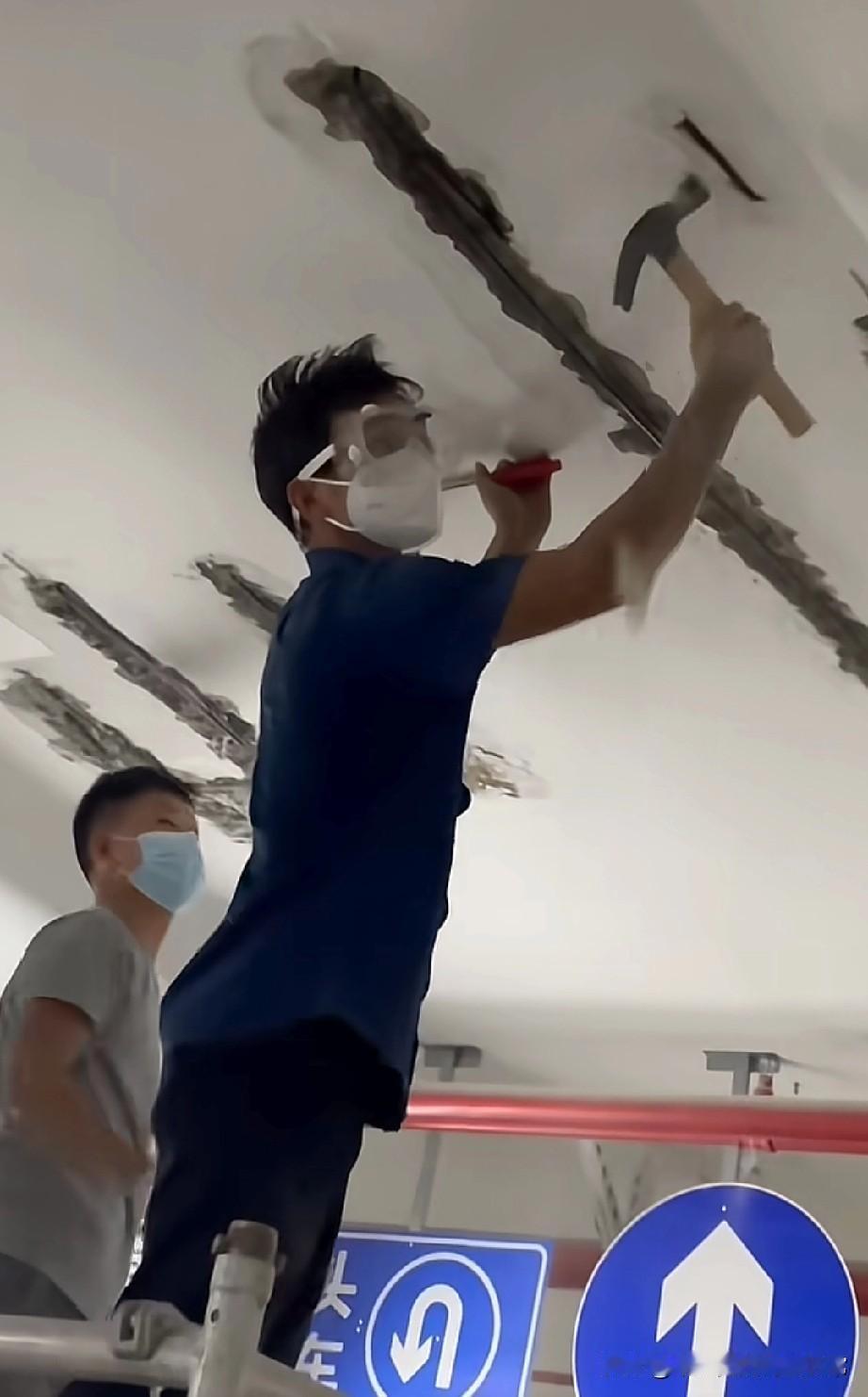 凌晨车库凿墙声炸醒业主！竟是海沙房!大半夜被电钻凿墙声惊醒是什么体验？业主