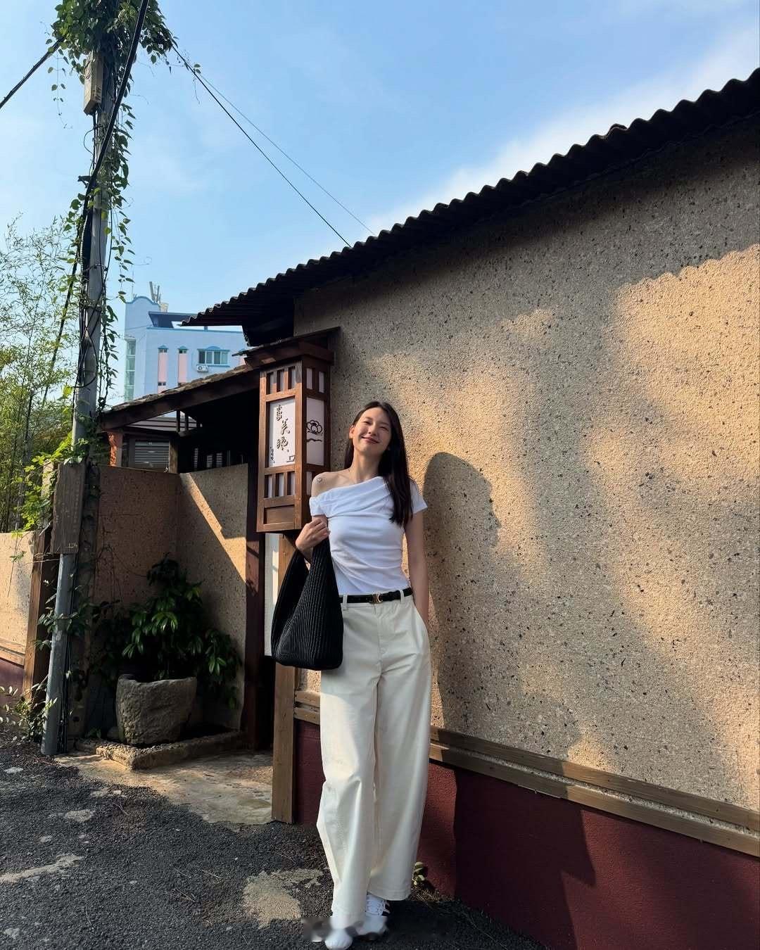 模特金珍京T恤为主的ootd​​​