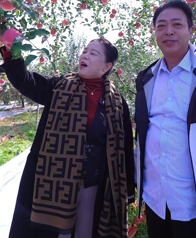 许妈延安助农遭打压？许妈姚爸去延安助农，卖了六万多单。当地有人恶