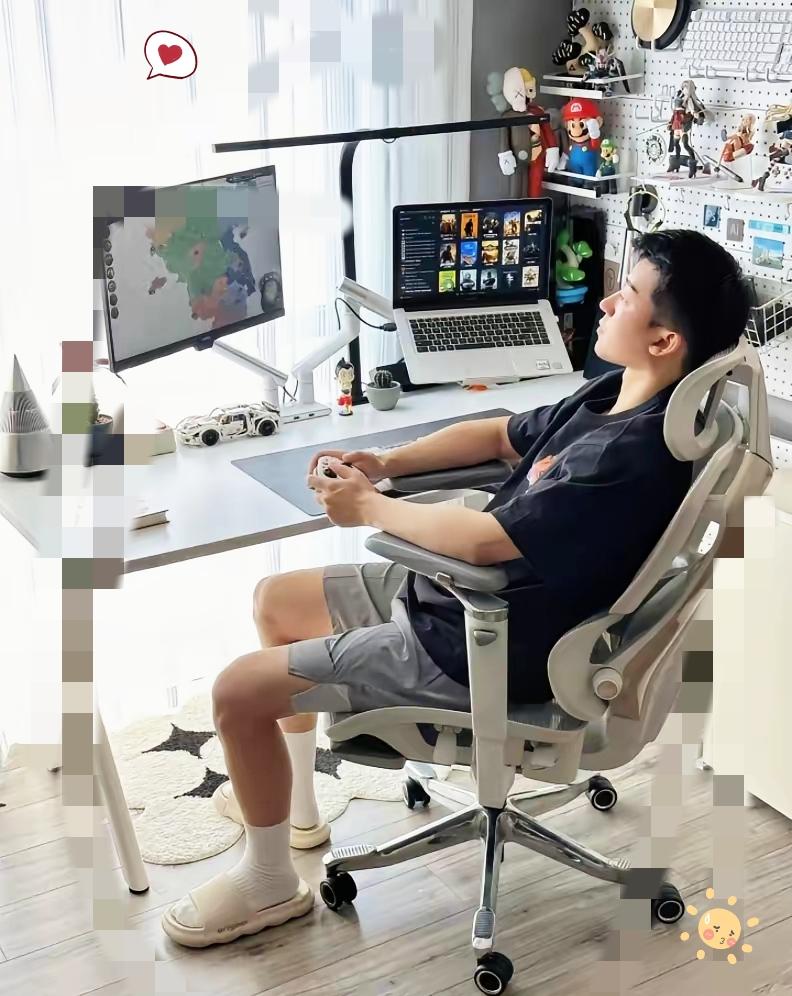 黄金跌价的危害，真的在年轻人身上暴露得太彻底了。我小叔去年靠黄金赚了九万，