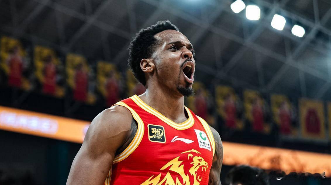 广厦客场87:93不敌山东7连胜被终结，这两人是输球最大责任人。1.孙铭徽-