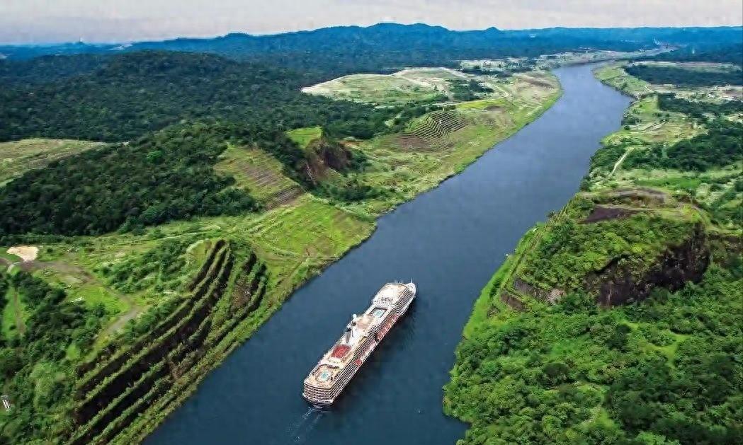 2026年初，巴拿马法院一纸“违宪”裁定，强行把中资长和的港口经营权转交给了马