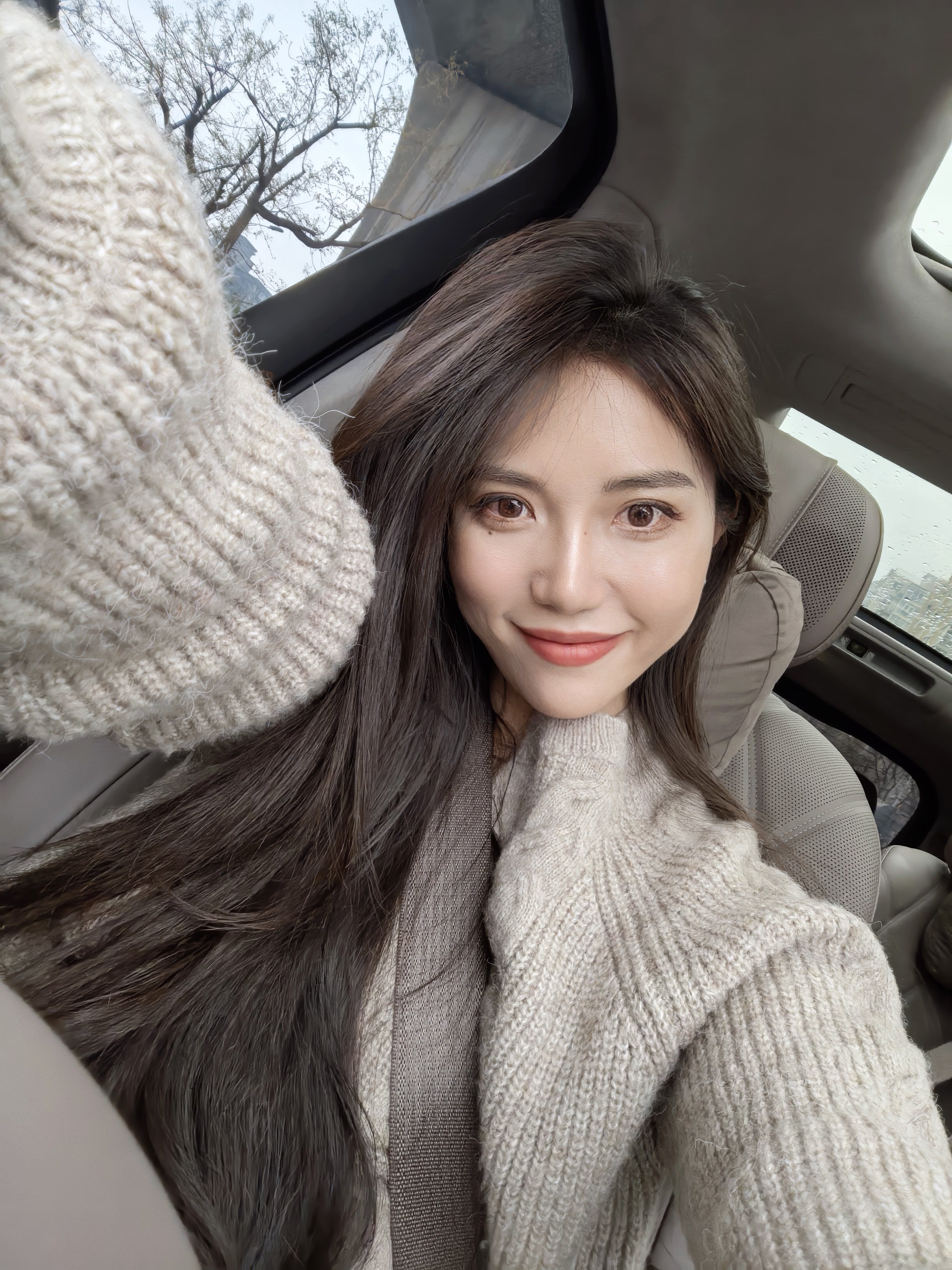 单反真的太可怕了，拍了个宣传片，跟我说视频不会处理要强调素人感…我看了眼现场拍摄