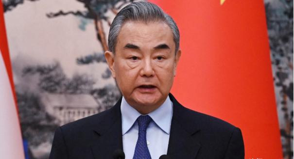 不等了，英国主动找中国！北京时间3月19日，英国一通电话打到了中国，希望能够和