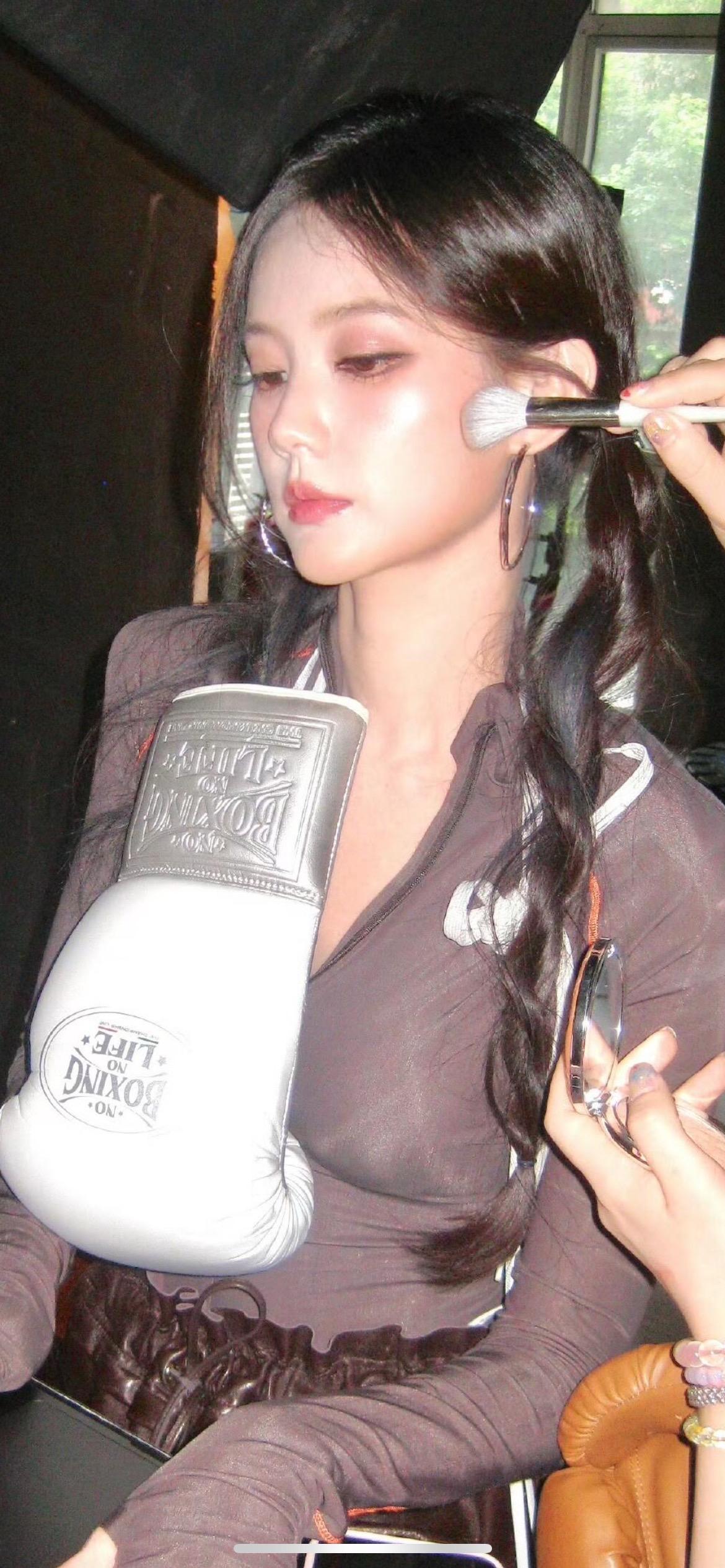 李一桐的身材也这么挺拔了吗？李一桐女生塑形的核心天赋身材挺拔健身女明星