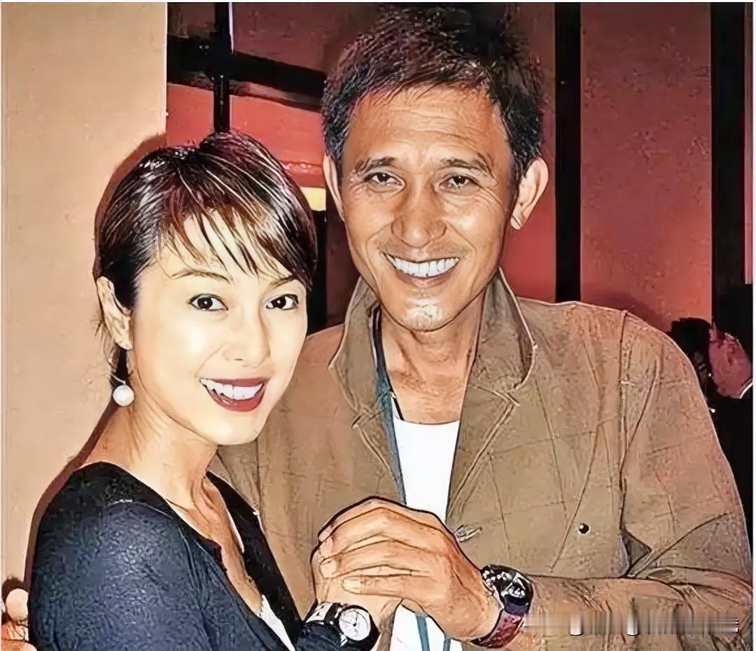 终于看懂米雪开演唱会的真相！港星的善良从不是作秀很多人疑惑，年过花甲的米雪