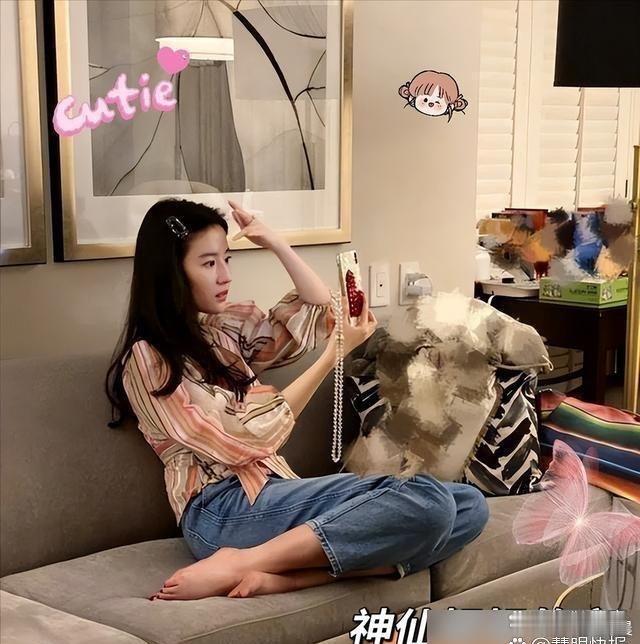 刘亦菲新居意外走红，全屋布置暖意满满，干净整洁一尘不染，好温馨啊