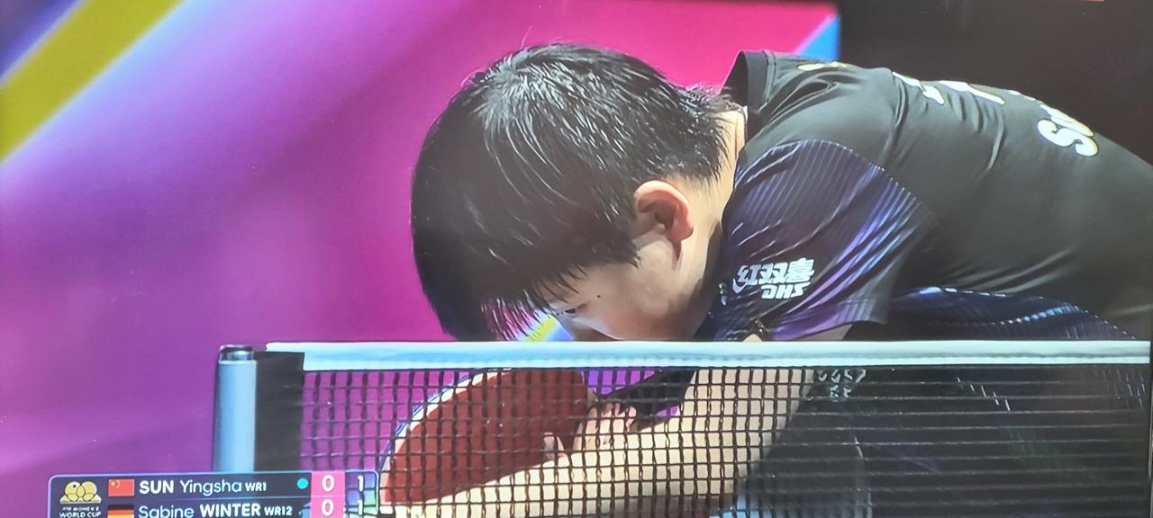 前三局莎莎大比分3:0暂时领先温特！第一局莎莎准备十分充分，在开局打成4平后，