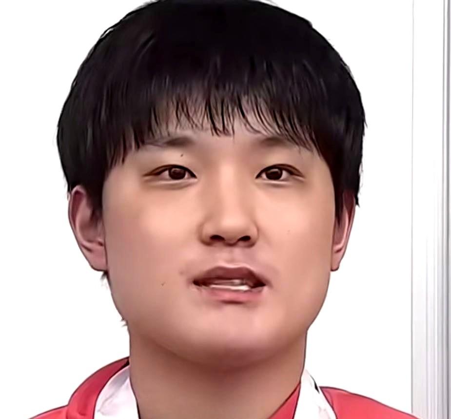 张本智和总结了这次亚锦赛，他说，这次亚锦赛我们能把中国队逼到那种程度，我觉得这是