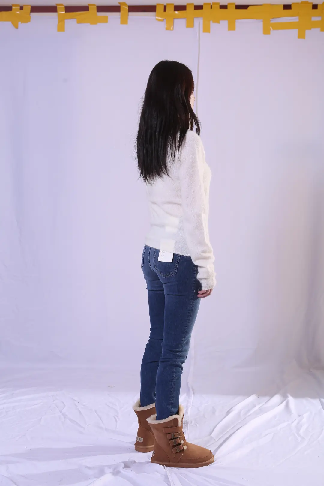 #倪妮#紧身牛仔裤写真，迷人好身材藏不住韵味拉满