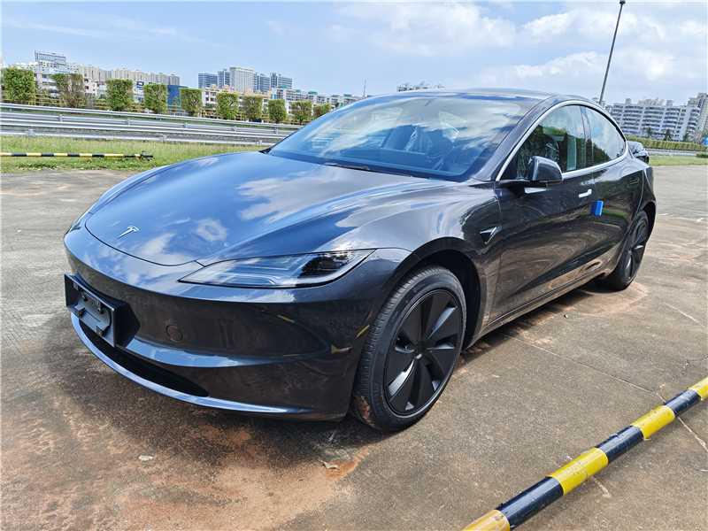 这台焕新3是我的第二台Tesla了