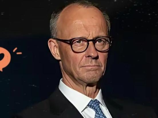 还有一天就要访华了，默茨临行前激烈指责中方，却又带了一支庞大商务团队！今天是2