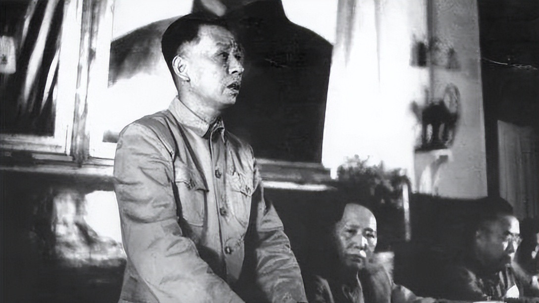 开国六位副主席,刘少奇为何从排名第二再到转正?其中自有深意