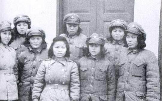 抗战中跳崖殉国的军统七姐妹：宁死不被日军俘虏说起抗战，人们往往会先想到正面战场