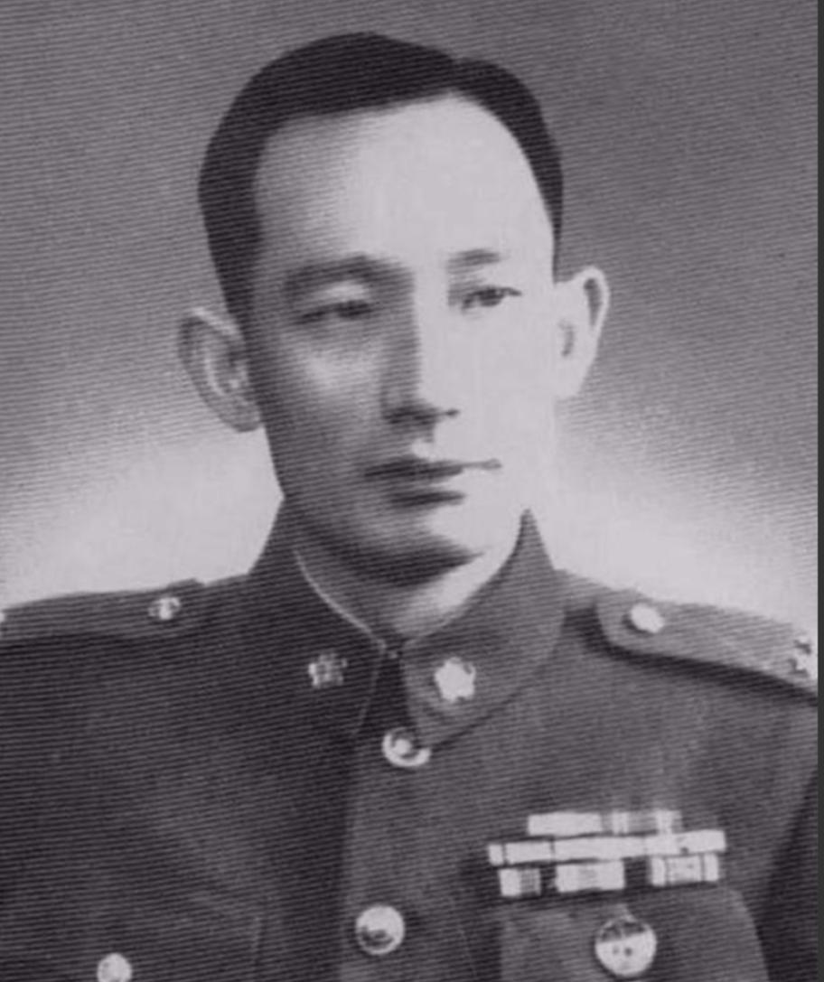 1949年1月10日，国民党中将文强被送到解放军俘虏营时，正是吃晚饭的时候，一个