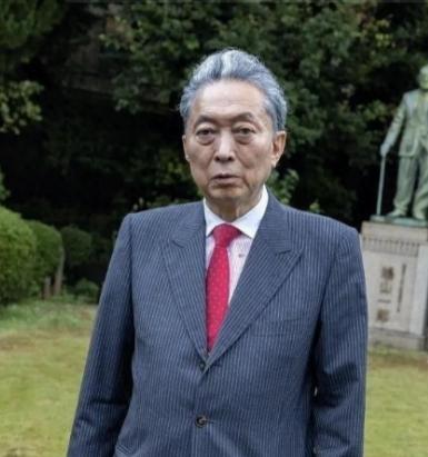 日本前首相曾告诫高市，当年中国免除千亿赔款，是因为给日本立了个死规定，这笔钱按当