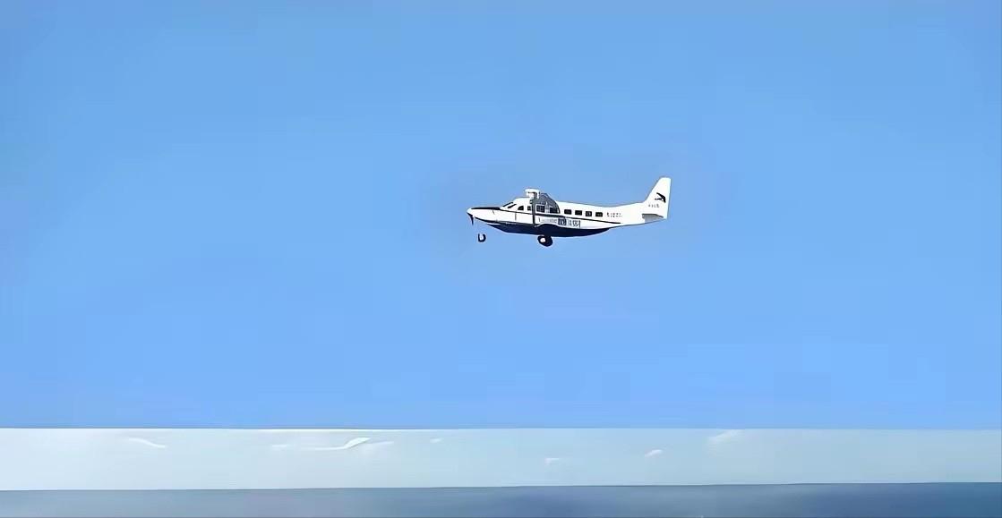 3月20日，菲律宾飞机再次逼近美济礁，这次中方没惯着果断“开火”！这次中方不