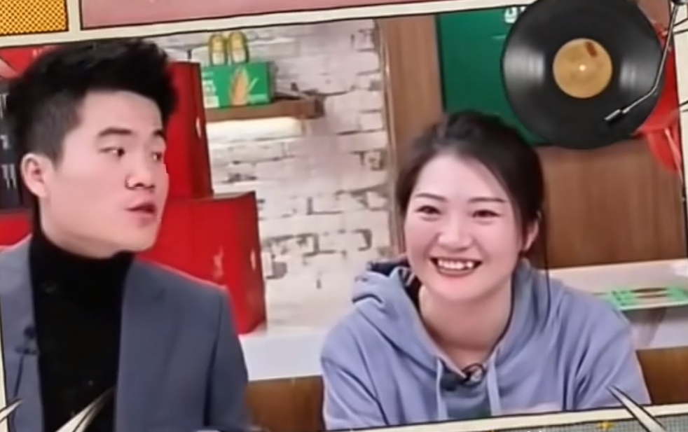 与辉同行的盼盼变化好大！当初的盼盼第一次上大号直播被人攻击关系户，真的感觉有点