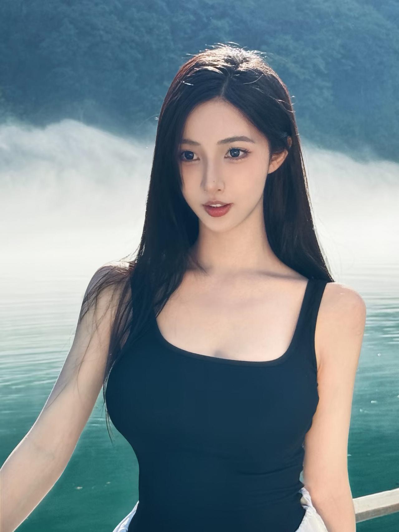 仙气缭绕，黑发如瀑，静谧如画