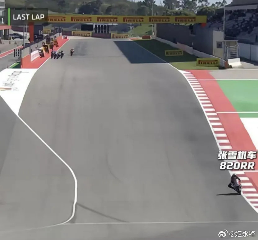 投资人开抢张雪摘自刘博投资界“有张雪的联系方式吗？”这两天，身边的投资人都在