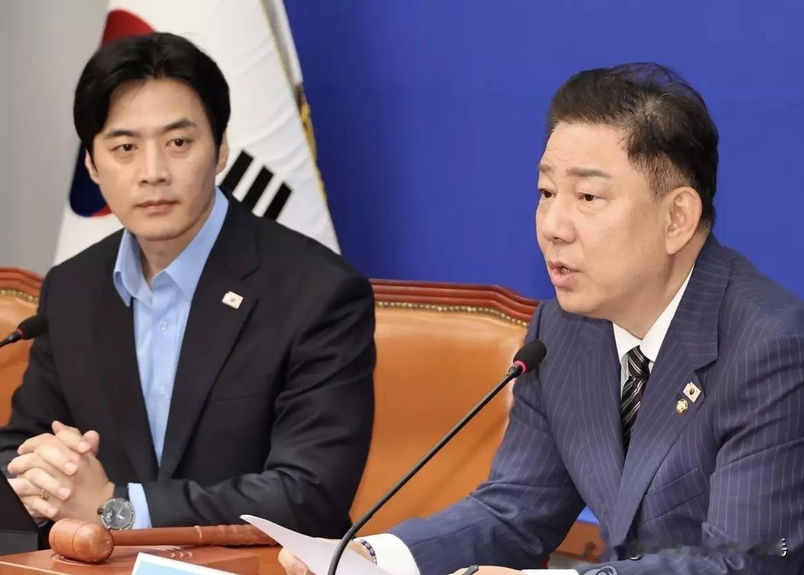 7月16日韩国共同民主党代理党首兼院内代表金炳基就尹前总统拒绝特检调查一事火力全