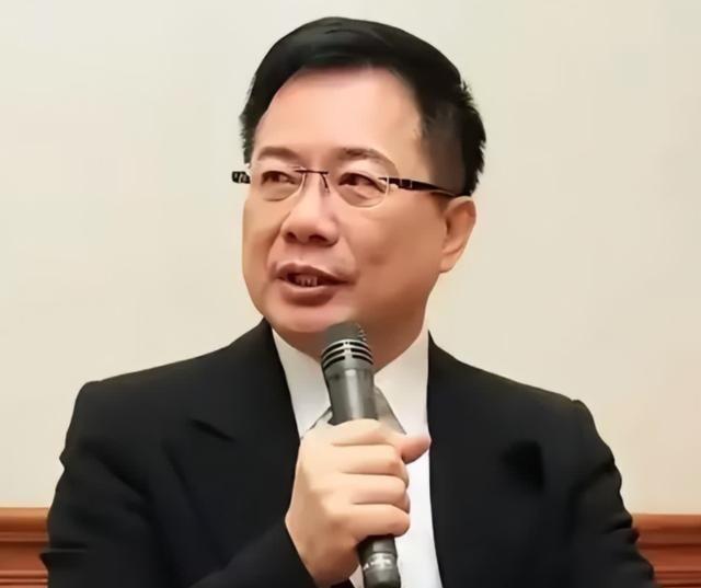 台湾内部终于有人把话彻底挑明了！前国民党高层蔡正元直接摊牌，给大陆指了条“真统一