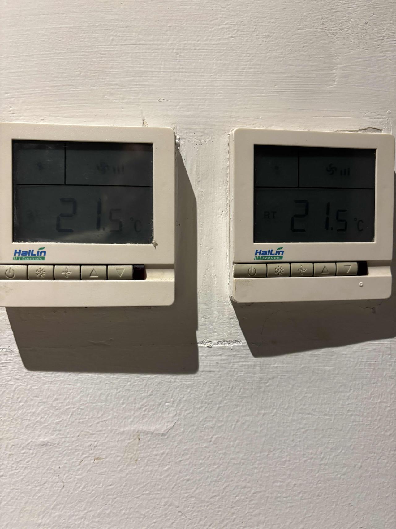 郑州来暖气了，屋里暖烘烘的。要是下雪天也能这么暖和就好了！