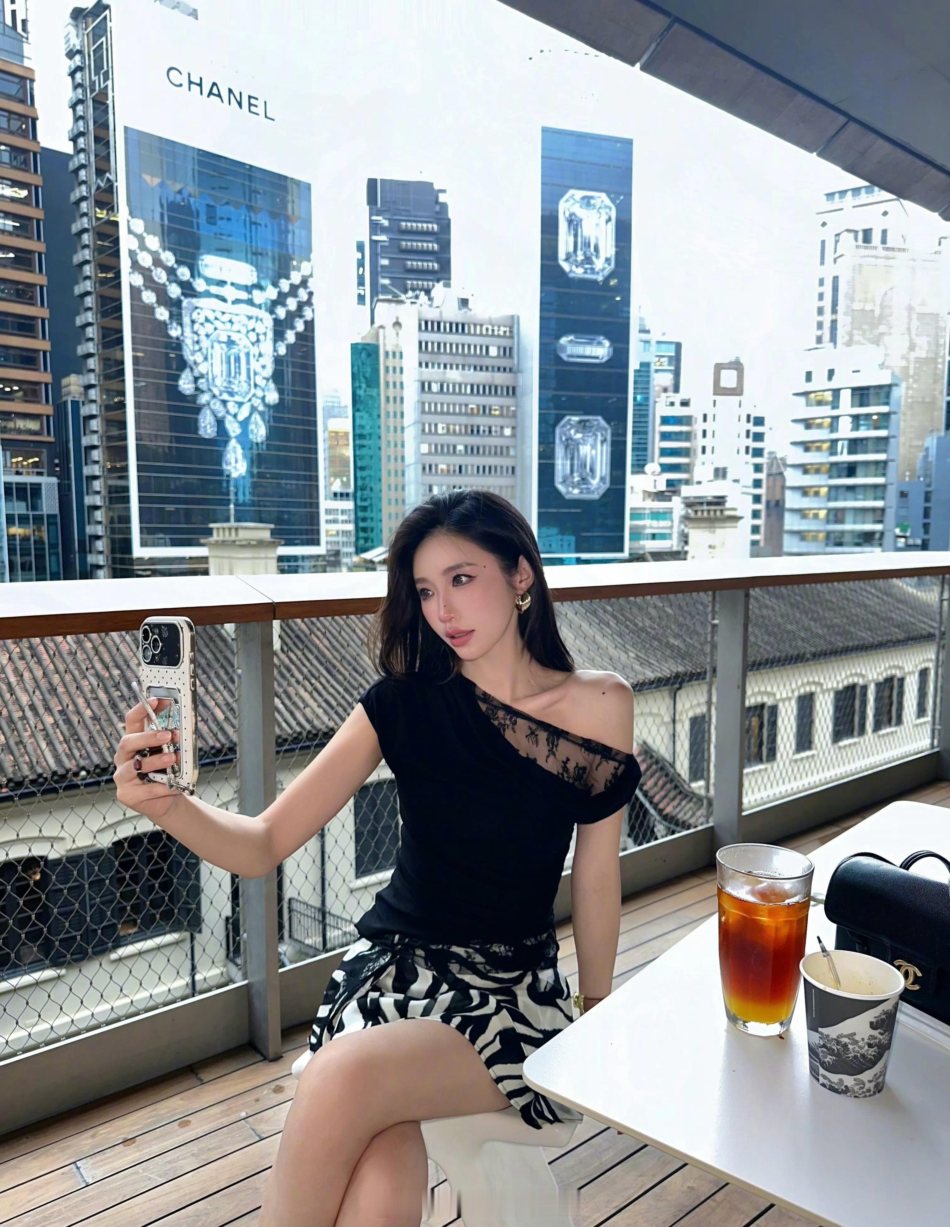 消费升级，香港满大街随处可见最新款iPhone！